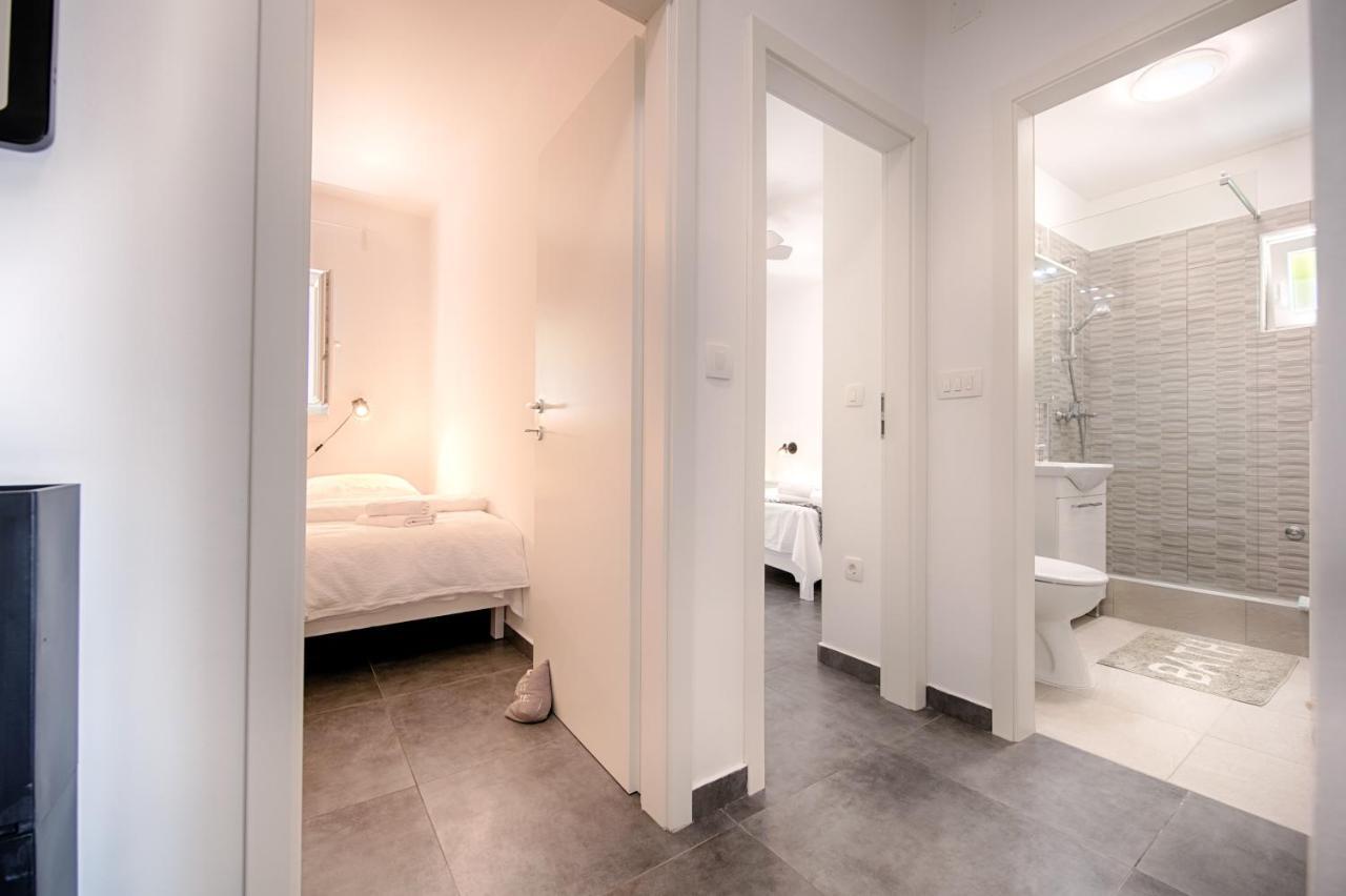 Apartmani Dule コミジャ エクステリア 写真