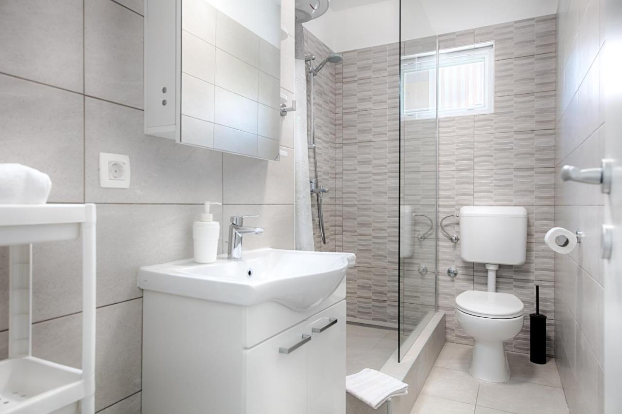 Apartmani Dule コミジャ エクステリア 写真