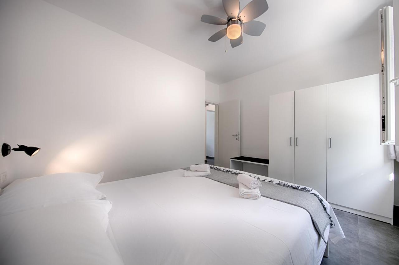 Apartmani Dule コミジャ エクステリア 写真