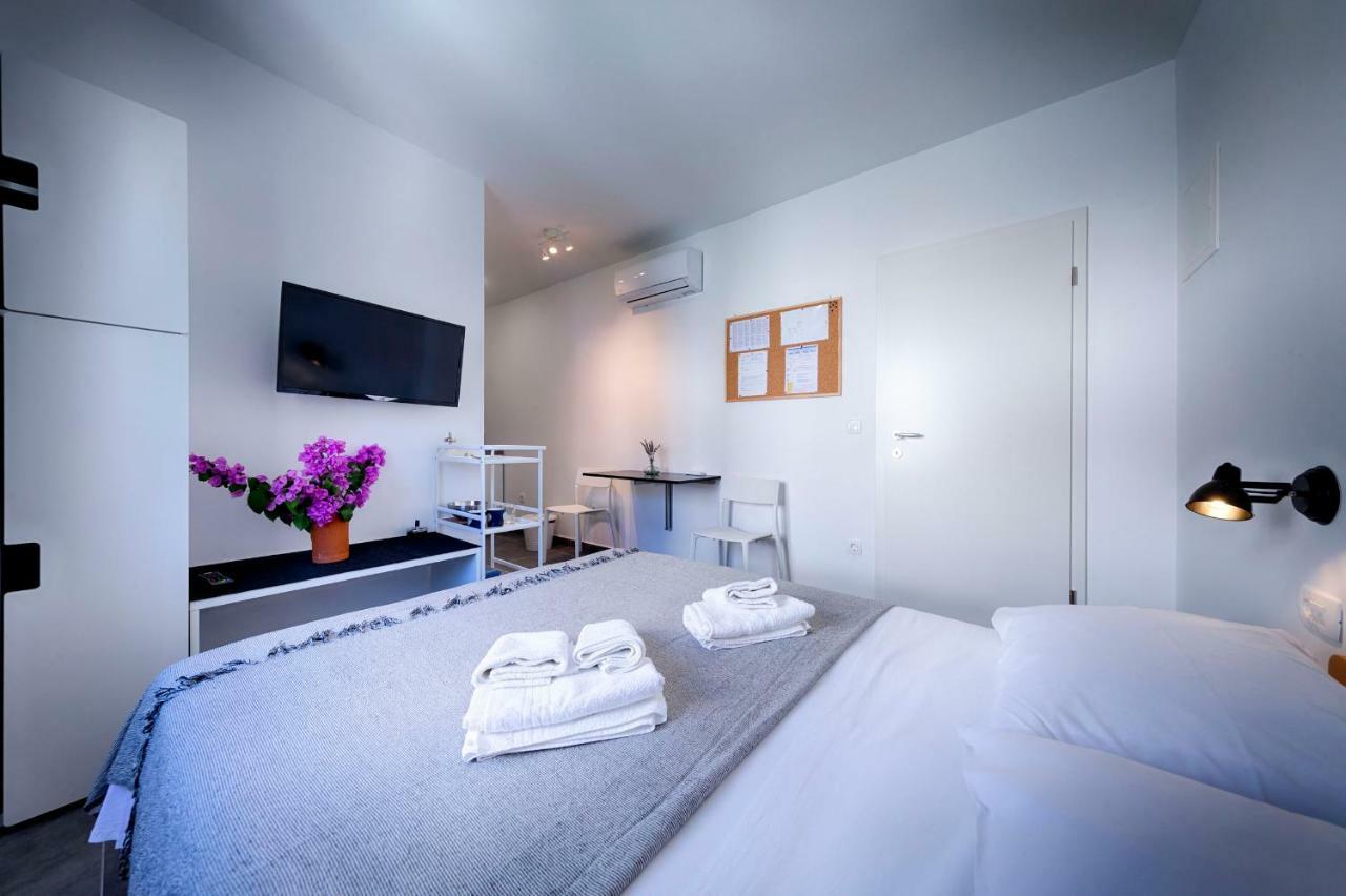 Apartmani Dule コミジャ エクステリア 写真